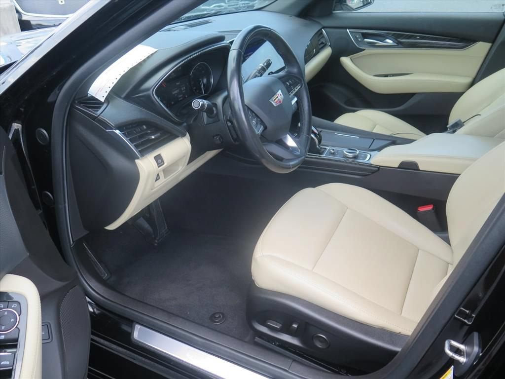 2022 Cadillac CT5 Premium Luxury