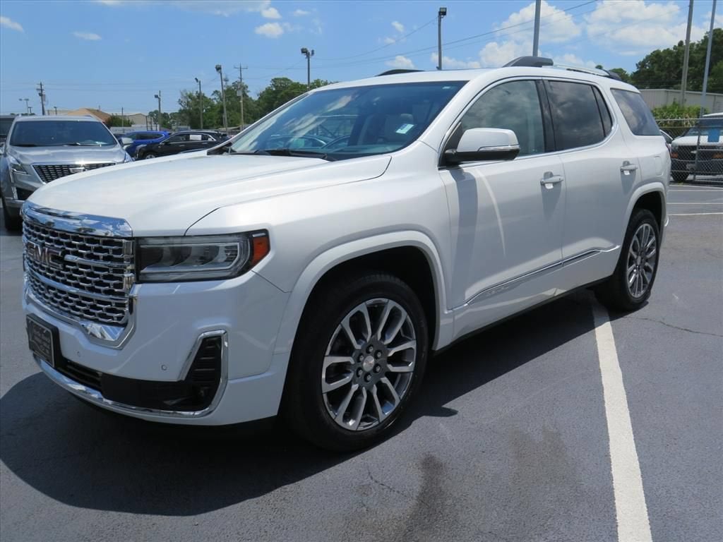 2023 GMC Acadia Denali