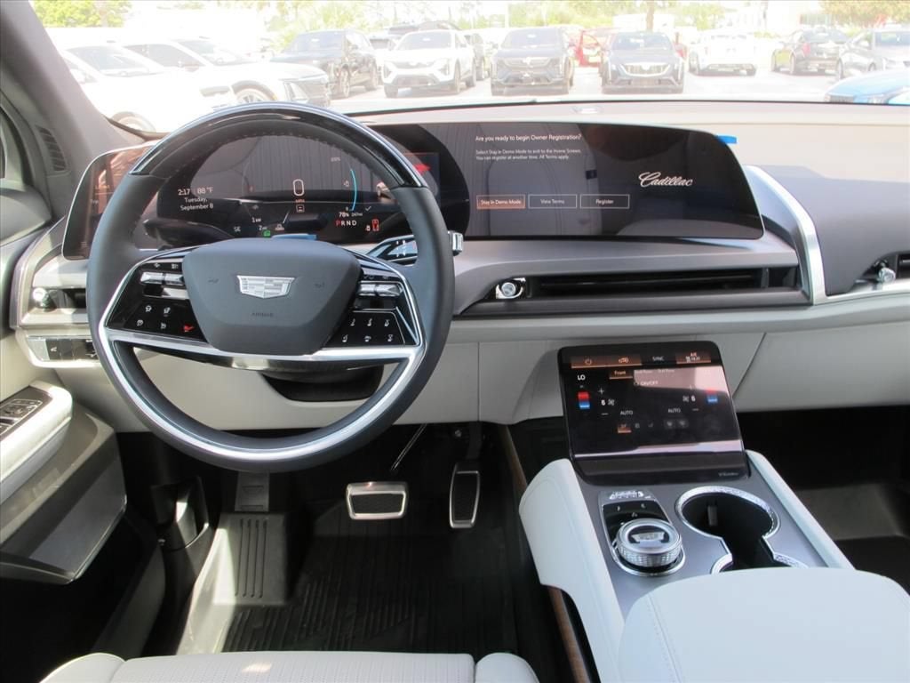2027 Cadillac VISTIQ Luxury - Photo 22