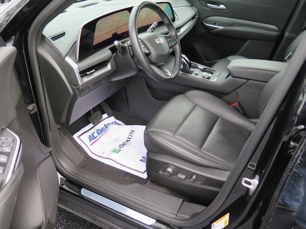 2025 Cadillac XT4 Premium Luxury