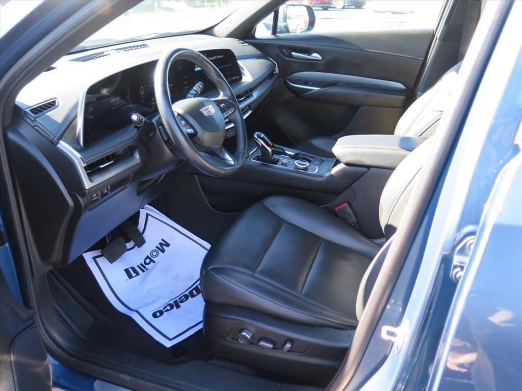 2024 Cadillac XT4 Premium Luxury