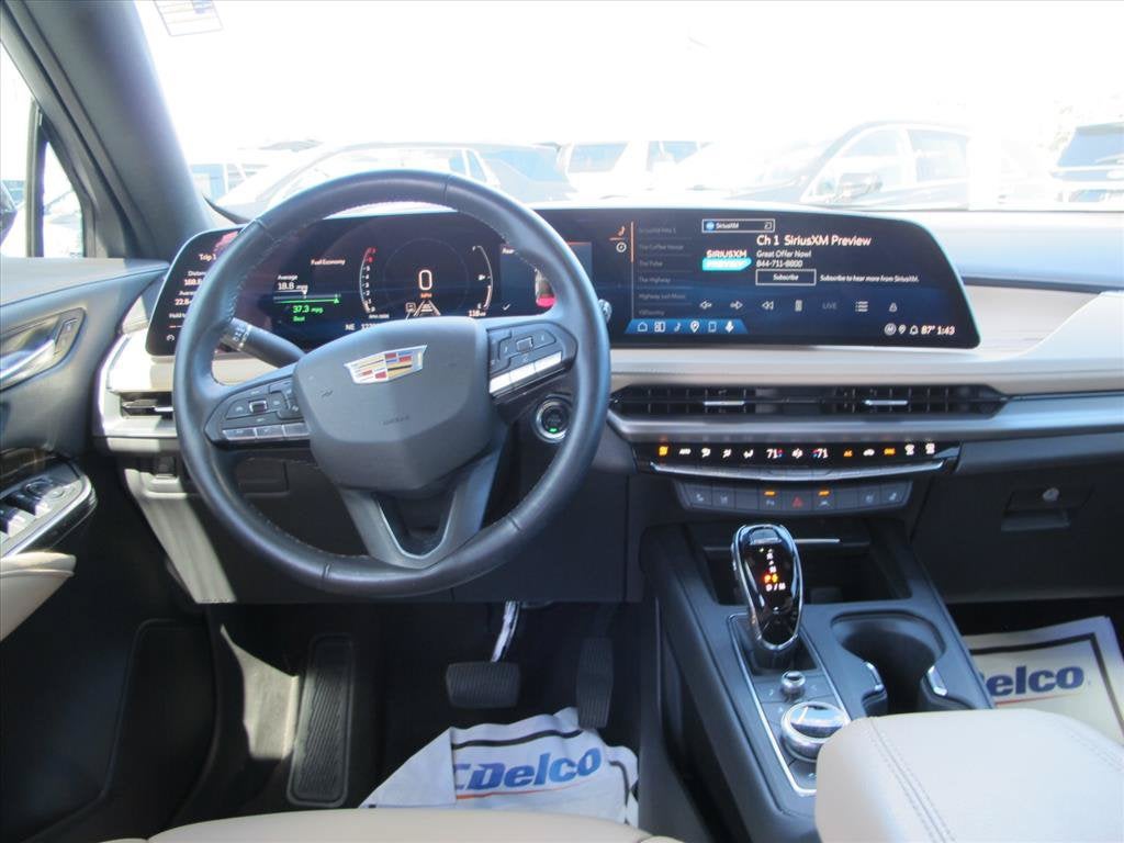 2024 Cadillac XT4 Premium Luxury