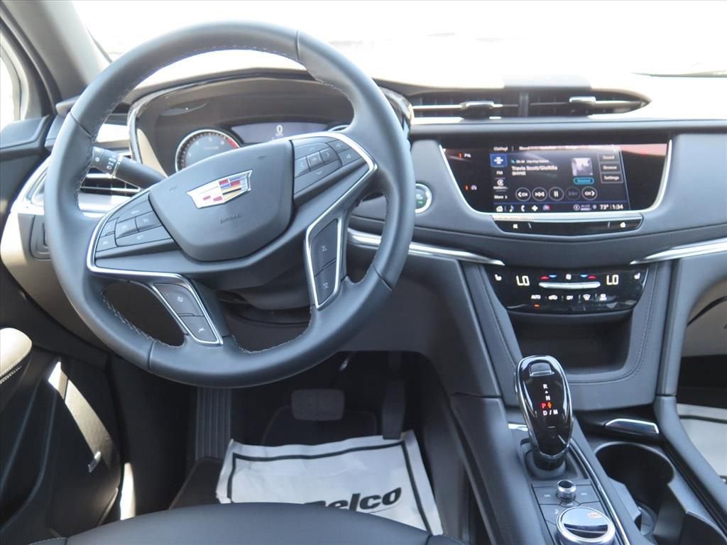 2026 Cadillac XT5 Luxury