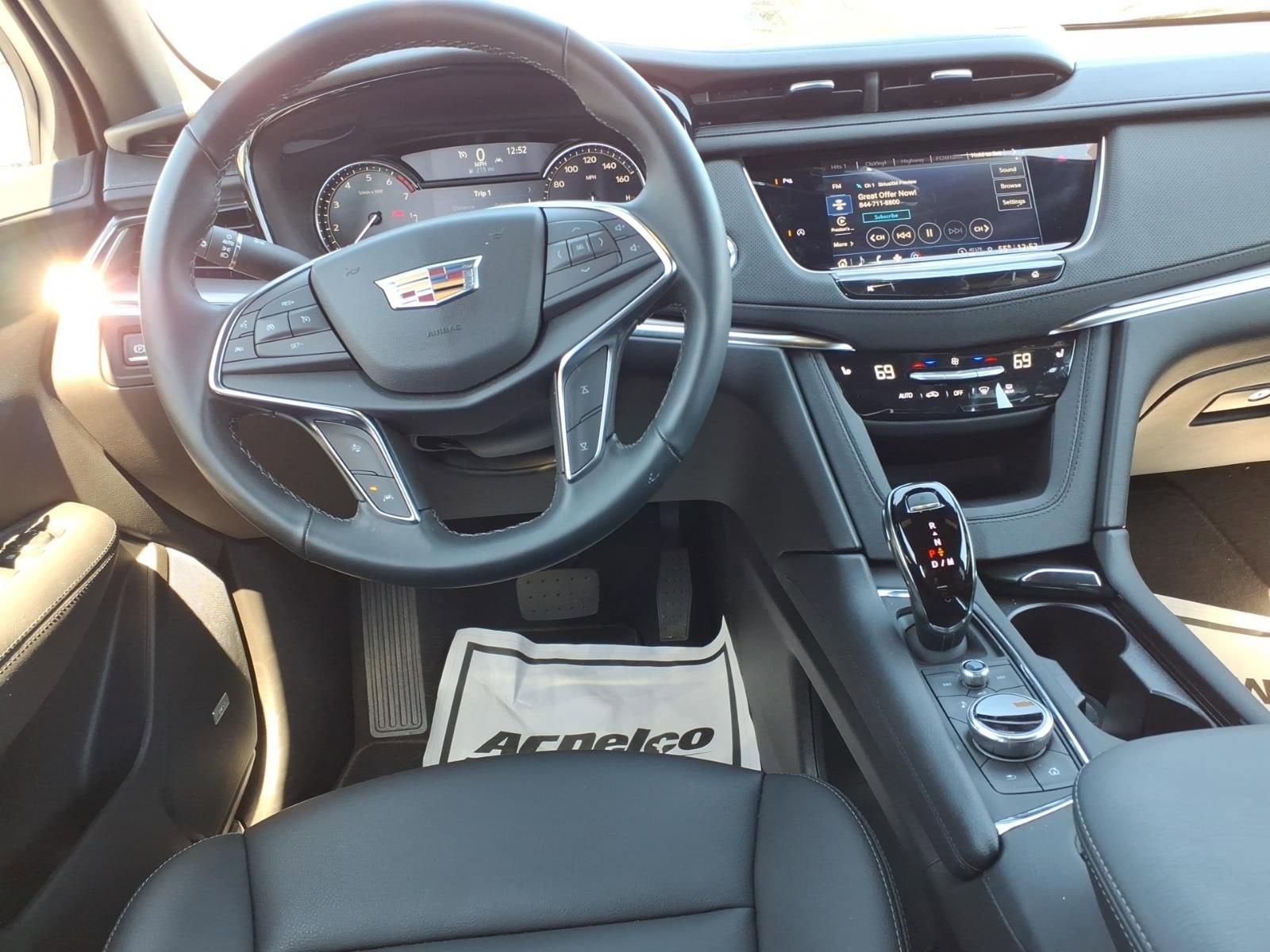 2026 Cadillac XT5 Luxury