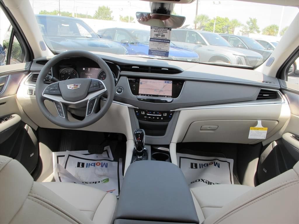 2026 Cadillac XT5 Premium Luxury