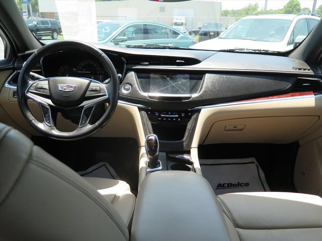 2018 Cadillac XT5 Luxury FWD