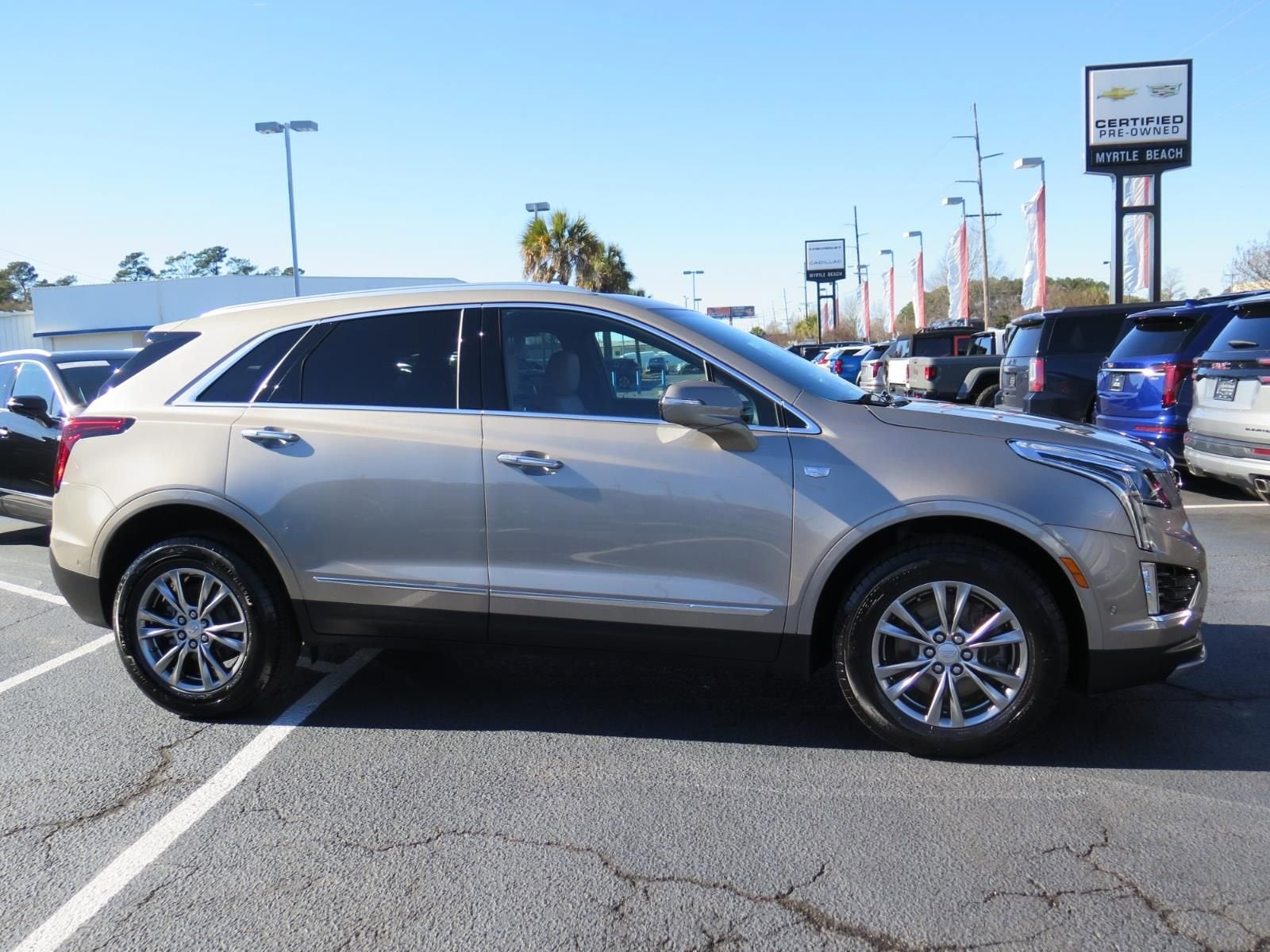 2022 Cadillac XT5 Premium Luxury