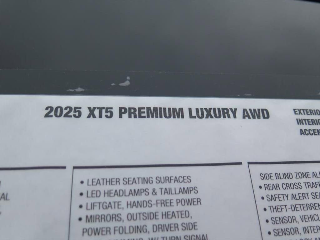 2025 Cadillac XT5 Premium Luxury