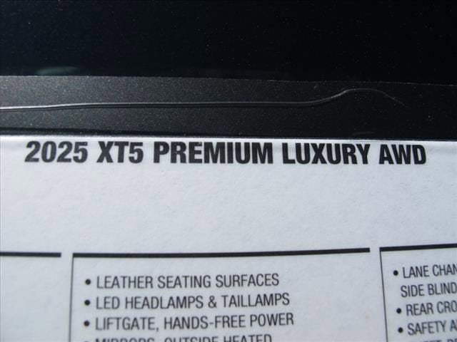 2025 Cadillac XT5 Premium Luxury