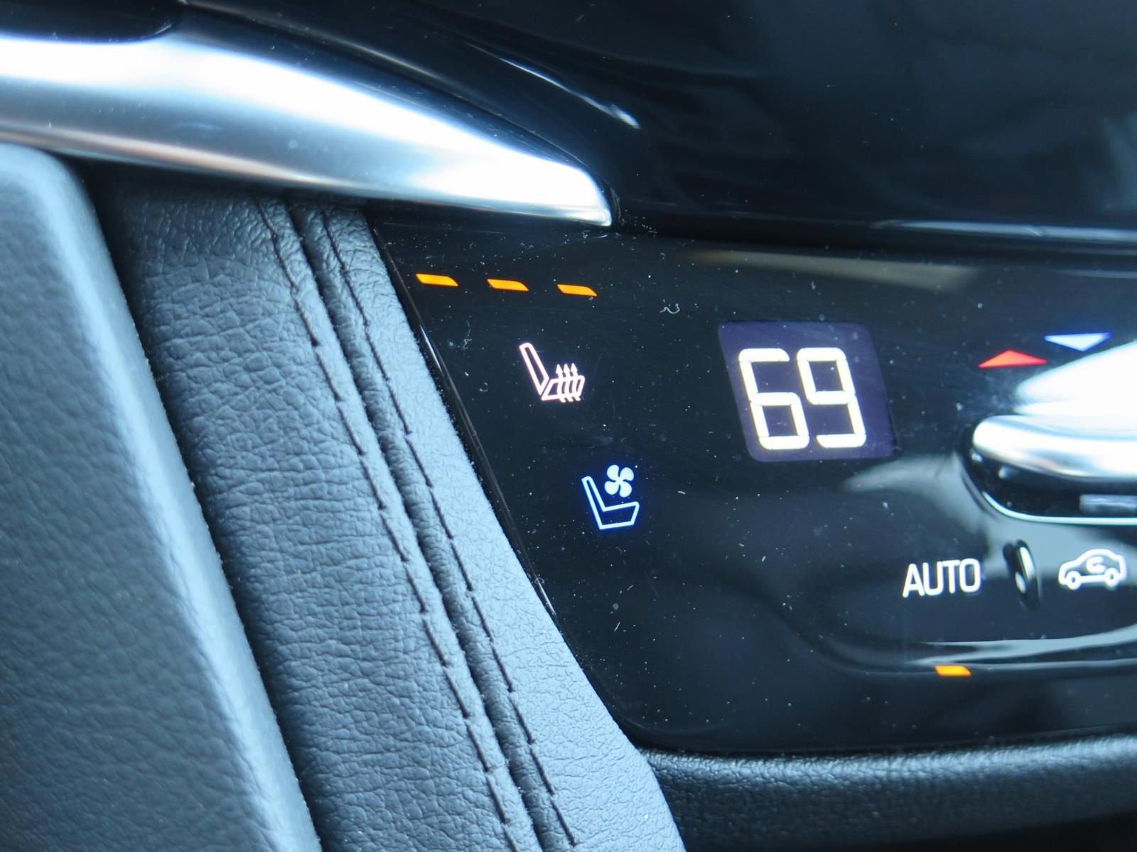 2025 Cadillac XT6 Sport