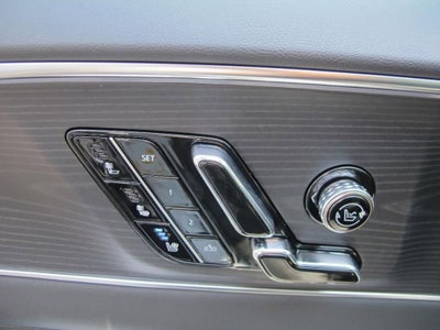 2025 Cadillac LYRIQ Luxury 2