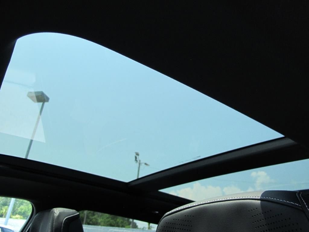 2025 Cadillac LYRIQ Luxury 2