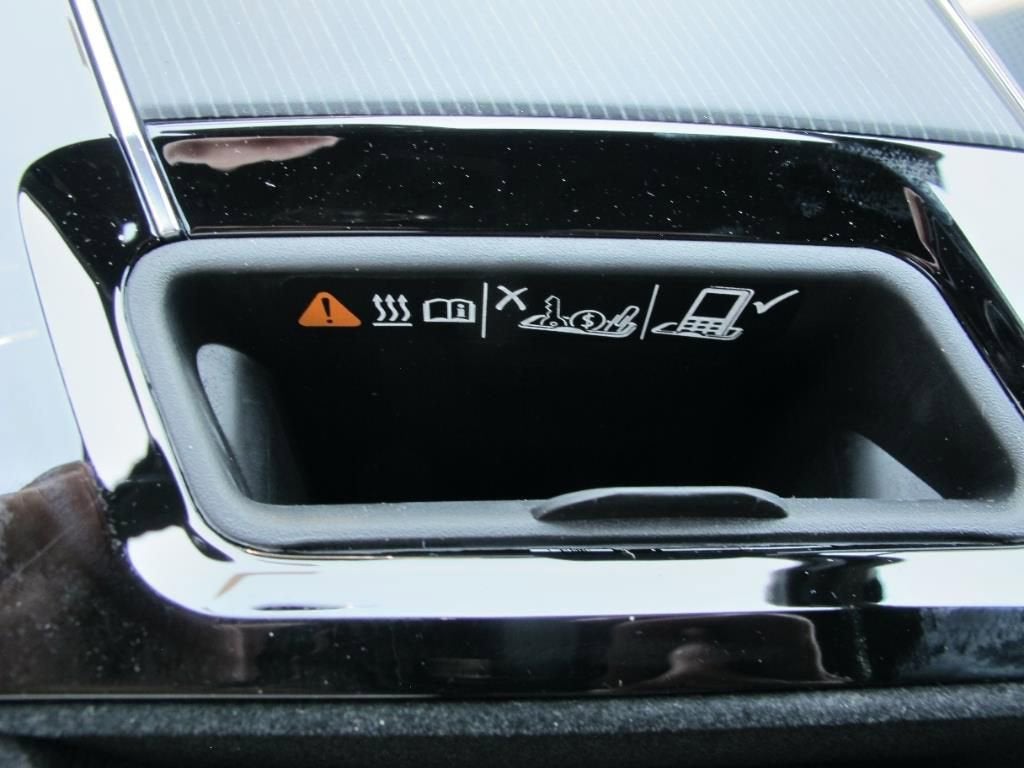 2025 Cadillac LYRIQ Luxury 2