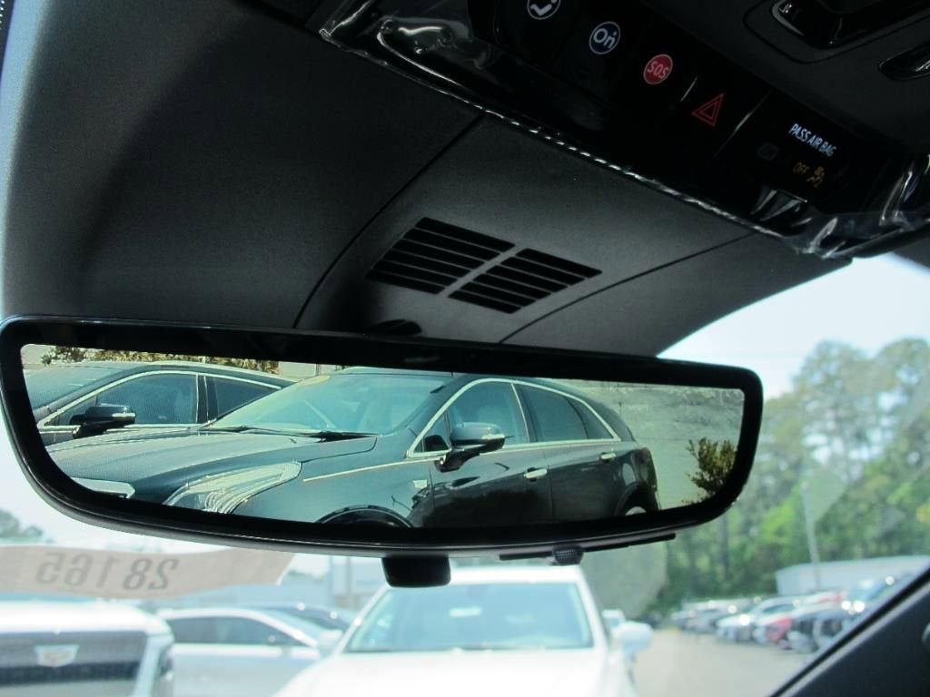 2025 Cadillac LYRIQ Luxury 2