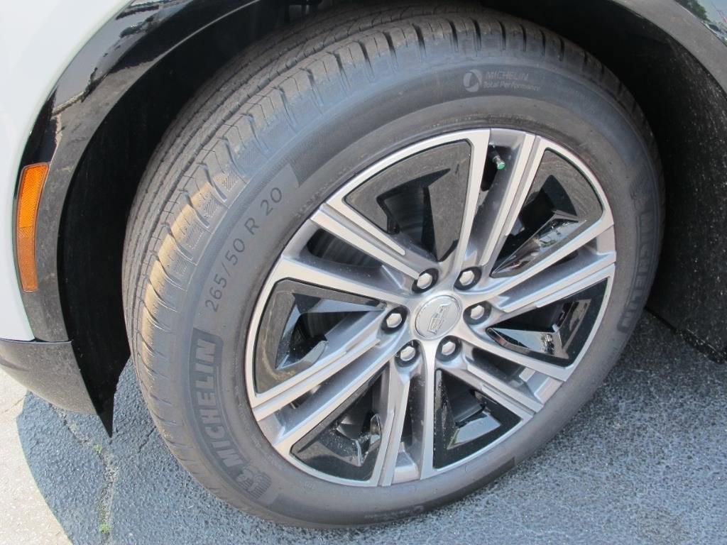 2025 Cadillac LYRIQ Luxury 2