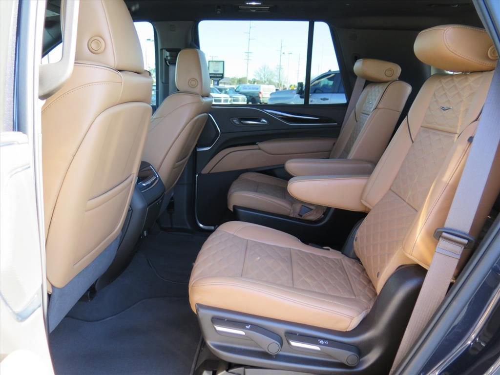 2023 Cadillac Escalade Sport