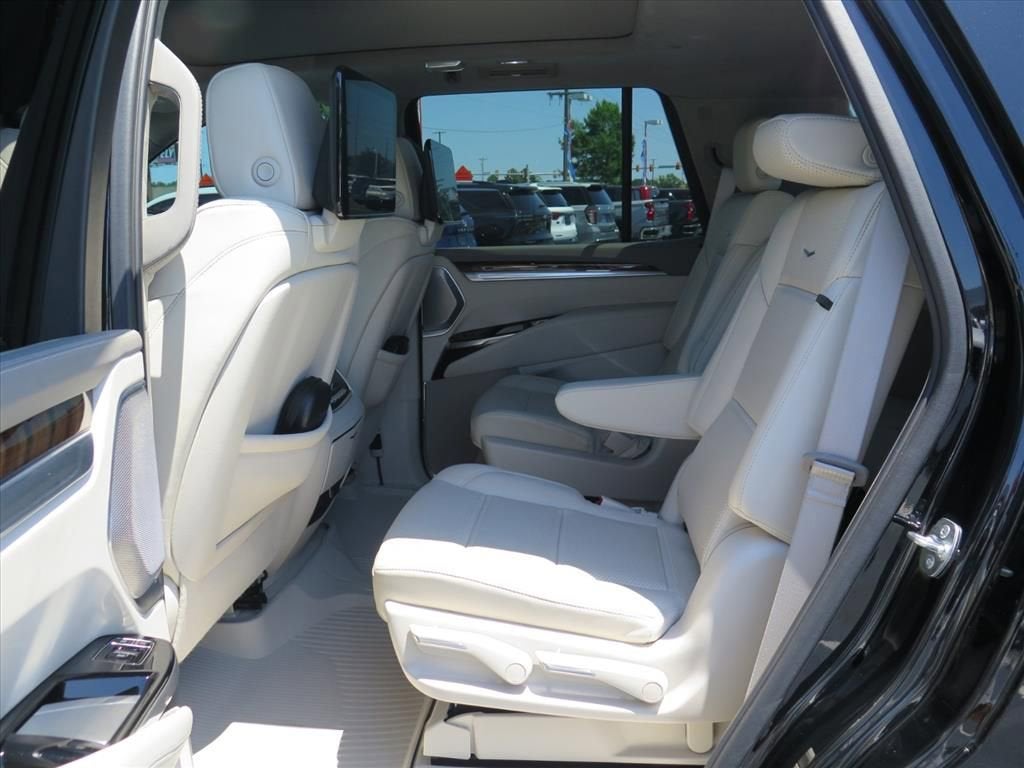 2025 Cadillac Escalade Sport Platinum