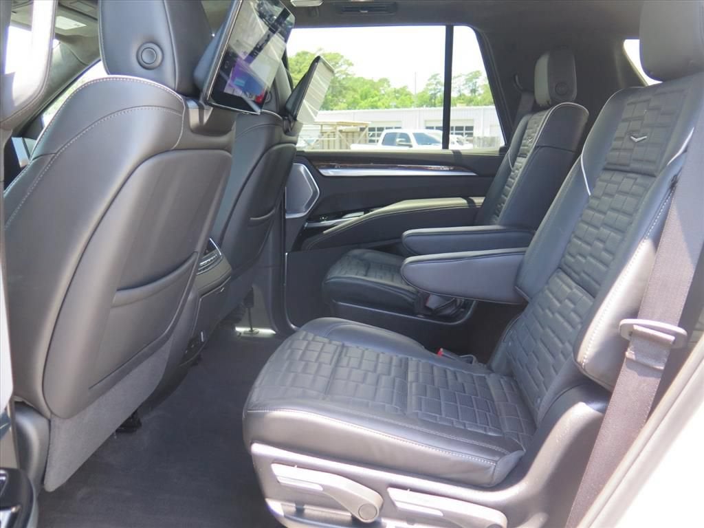 2025 Cadillac Escalade Sport Platinum