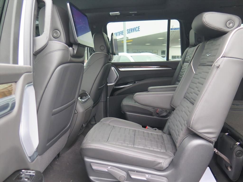 2026 Cadillac Escalade ESV Platinum Luxury