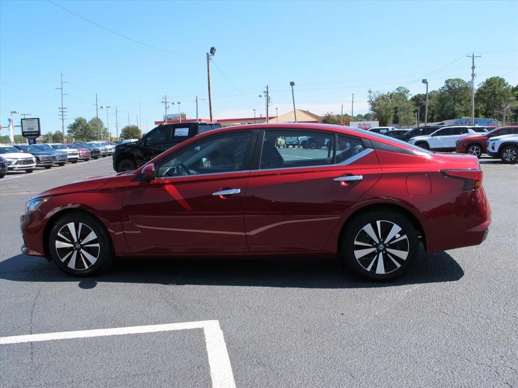2022 Nissan Altima 2.5 SV