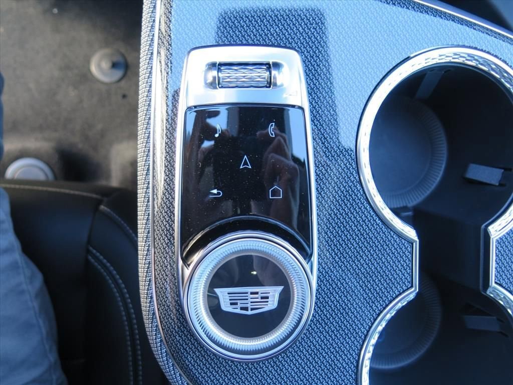 2026 Cadillac OPTIQ Luxury