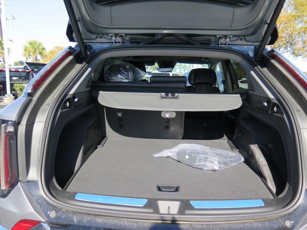 2026 Cadillac OPTIQ Premium Luxury