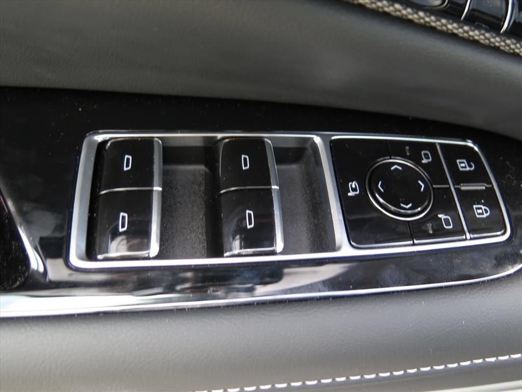 2027 Cadillac OPTIQ Premium Luxury