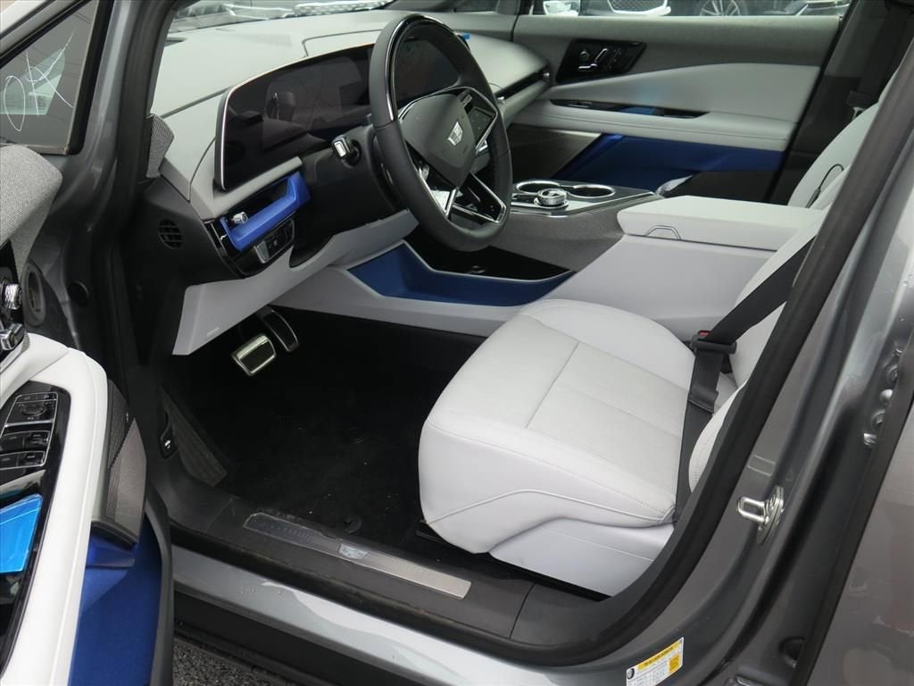 2025 Cadillac OPTIQ Sport 2