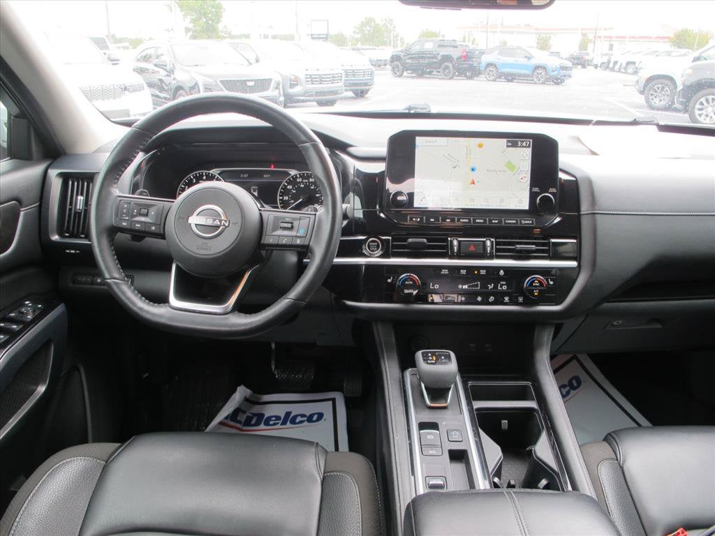 2023 Nissan Pathfinder SL