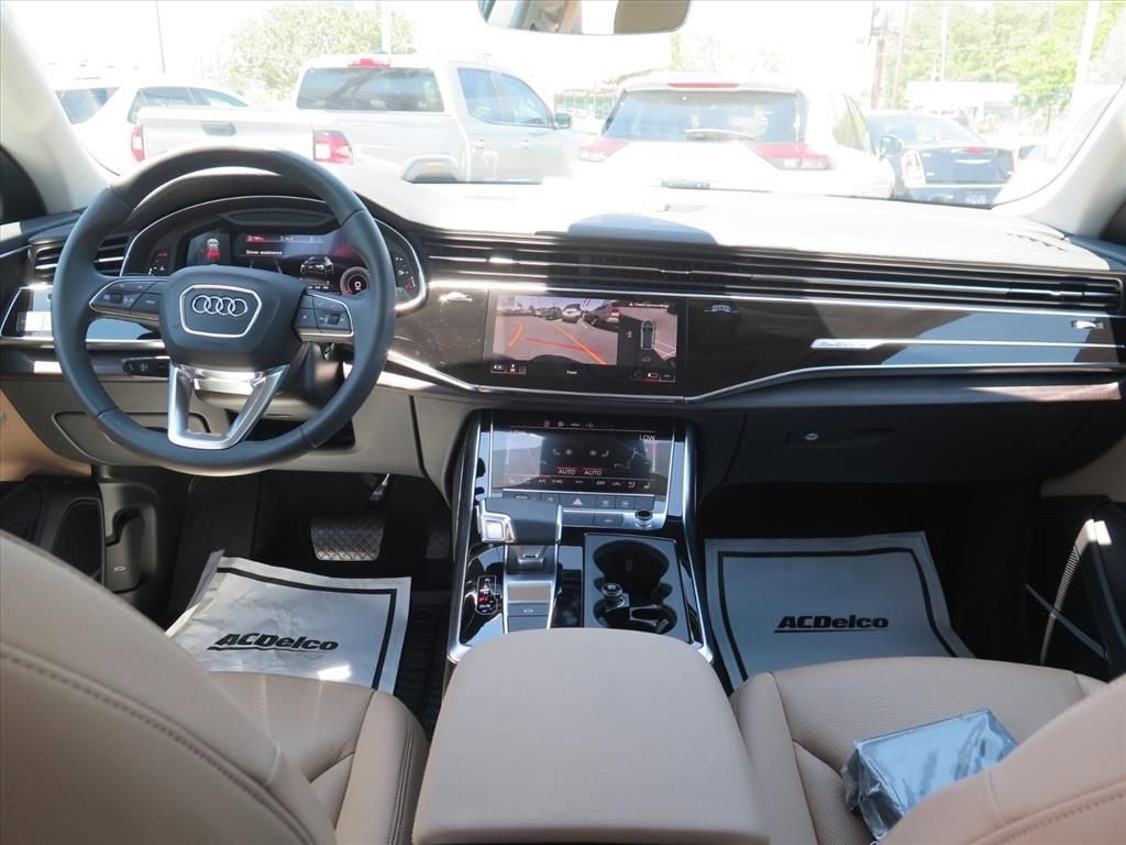 2023 Audi Q8 Premium Plus