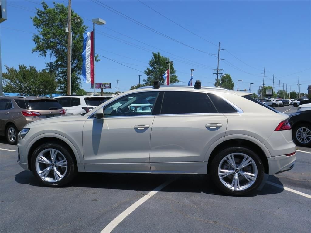 2023 Audi Q8 Premium Plus